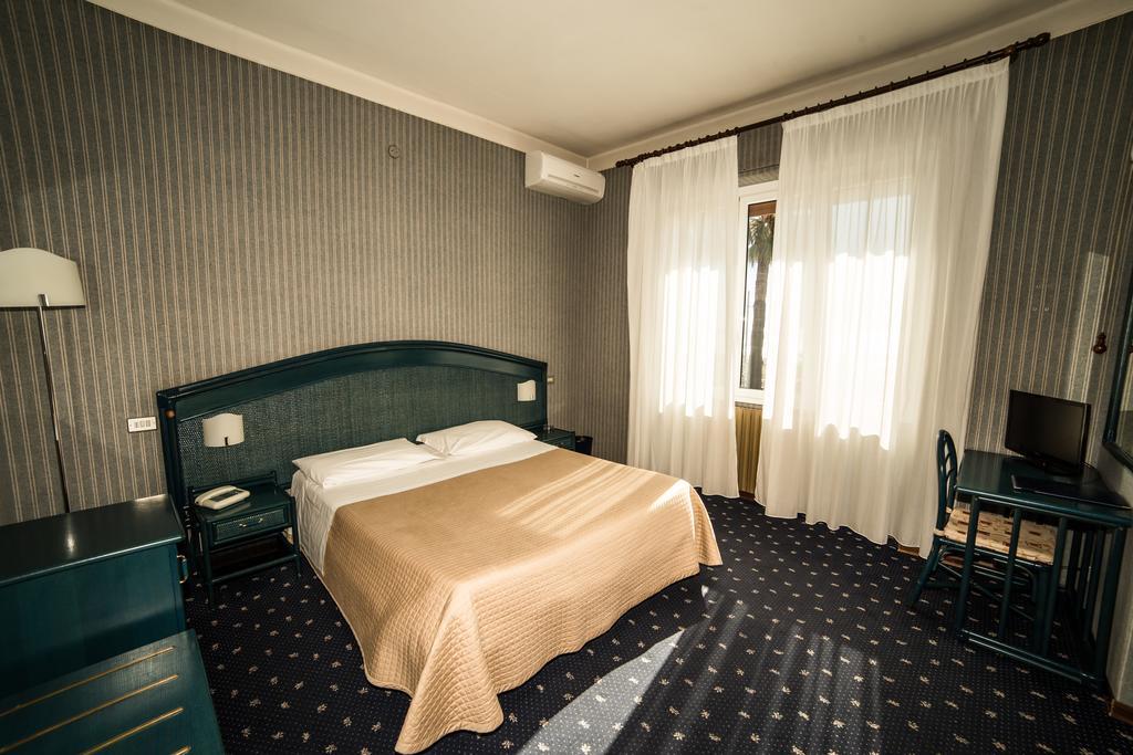 Kristina Hotel