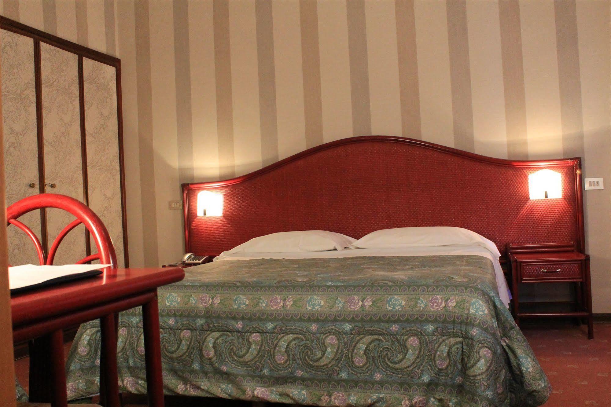 Kristina Hotel 3*
