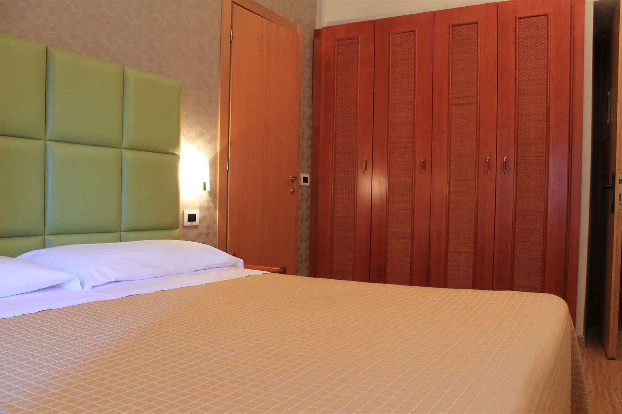 Hotel Kristina 3*